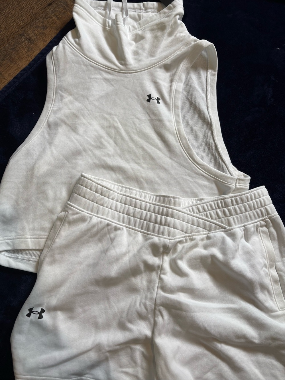 Women’s Under Armour White Athletic Tank & Shorts Set nwt